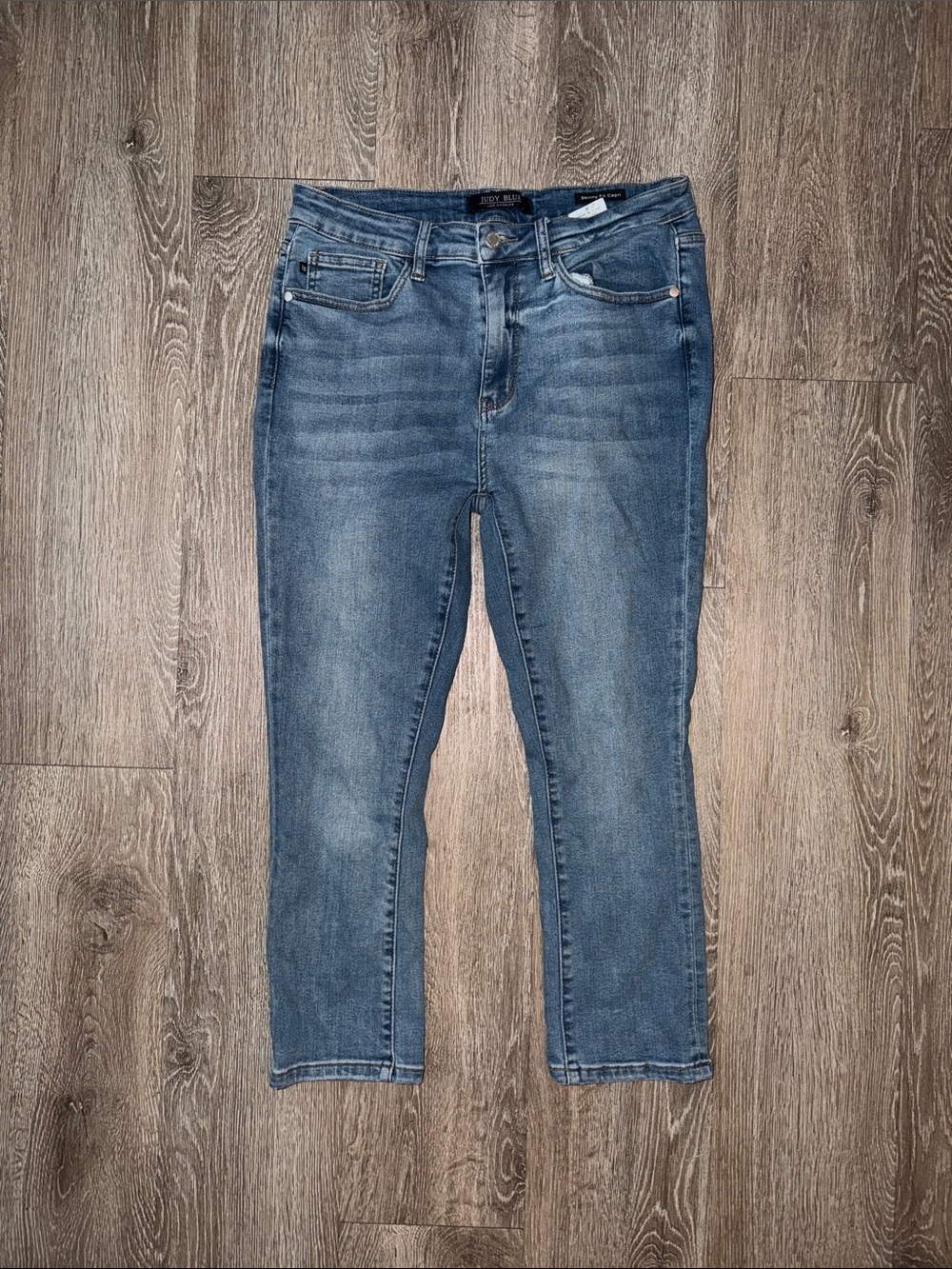 Judy Blue Medium Wash capri denim pants Skinny Jeans size 11 30 bottoms